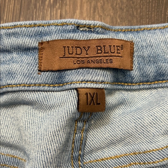 Judy Blue Rigid Magic High Rise Shorts - Picture 5 of 10